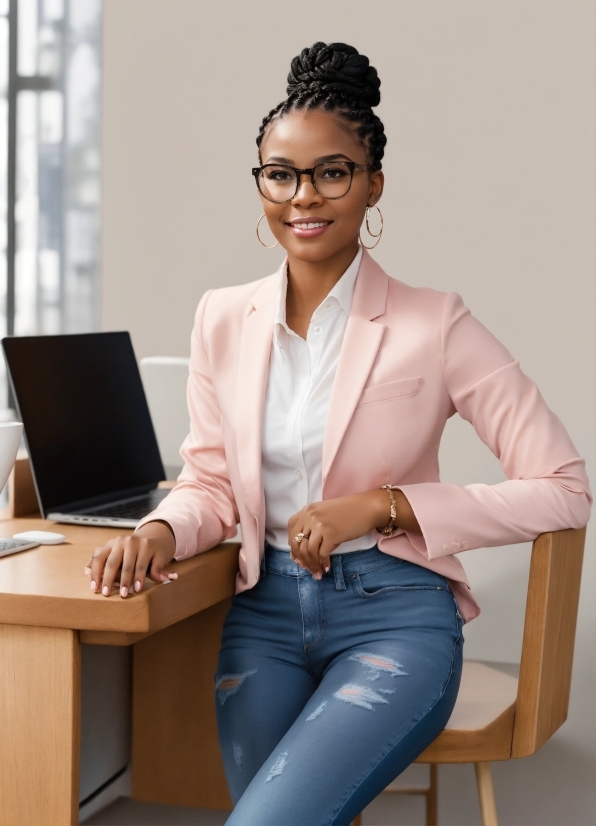 Joint, Glasses, Smile, Hairstyle, Shoulder, White