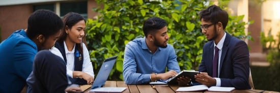 Computer, Laptop, Personal Computer, Table, Sharing, Community