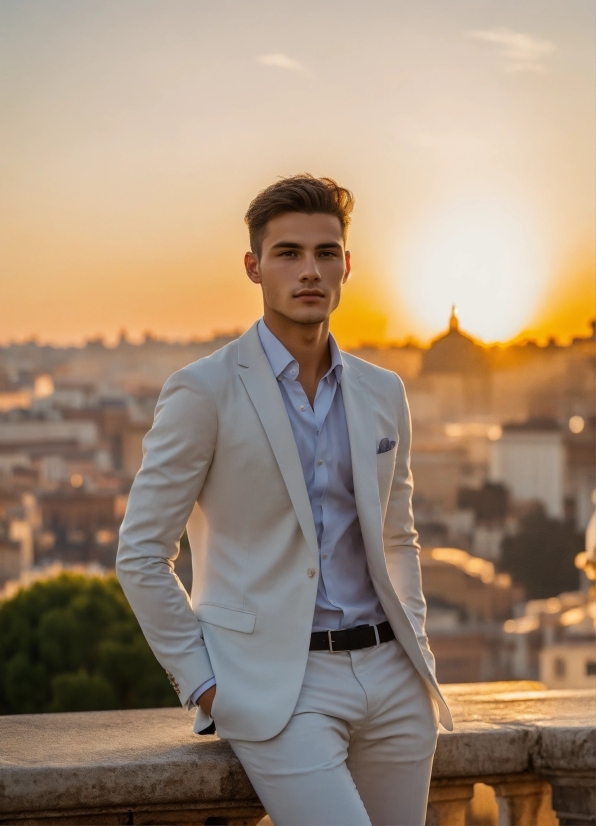 Sky, Dress Shirt, Flash Photography, Neck, Sleeve, Sunlight