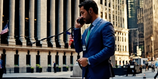 Microphone, Tie, Audio Equipment, Blazer, Whitecollar Worker, Spokesperson