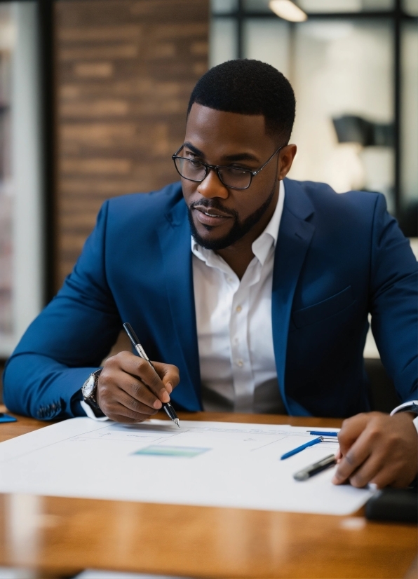 Microphone, Table, Blazer, Whitecollar Worker, Spokesperson, Eyewear