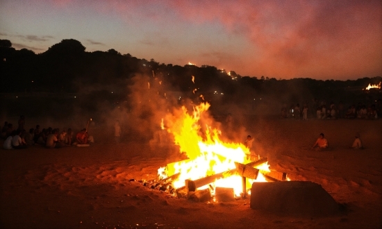 Sky, Bonfire, Fire, Cloud, Atmospheric Phenomenon, Flame