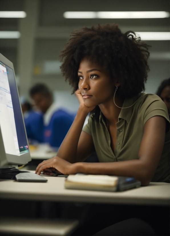 Computer, Personal Computer, Table, Fashion, Desk, White-collar Worker