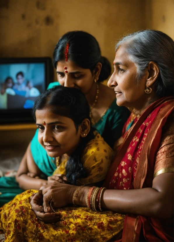 Smile, Facial Expression, Human, Temple, Happy, Sari