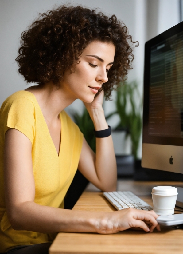 Computer, Jheri Curl, Personal Computer, Table, Output Device, Computer Keyboard