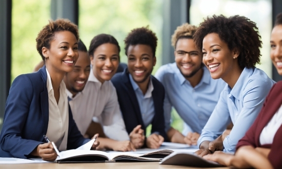 Smile, Happy, Gesture, Sharing, White-collar Worker, Table