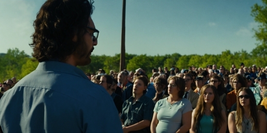 Sky, Crowd, T-shirt, Leisure, Hat, Eyewear