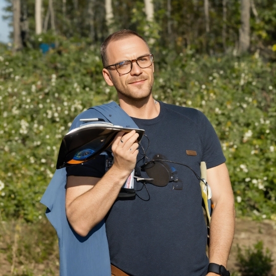 Glasses, Smile, Plant, Sleeve, T-shirt, Eyewear