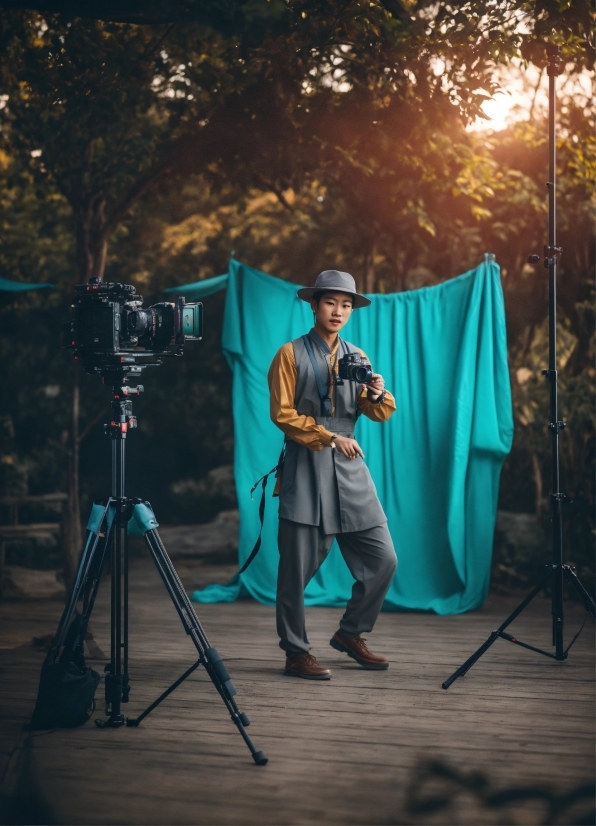 Tripod, Tree, Standing, Entertainment, Musician, Flash Photography