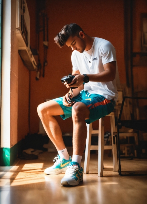 Shoe, Leg, Flash Photography, Knee, Eyewear, Sneakers