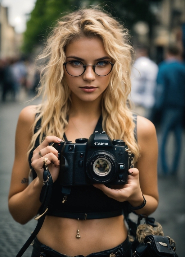 Hairstyle, Shoulder, Vision Care, Photographer, Camera Lens, Reflex Camera