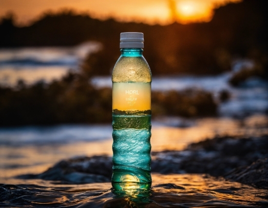 Water, Bottle, Cloud, Liquid, Drinkware, Light