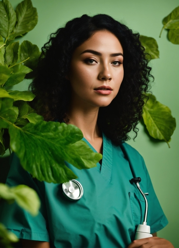 Lip, Hairstyle, Flash Photography, Botany, Sleeve, Black Hair