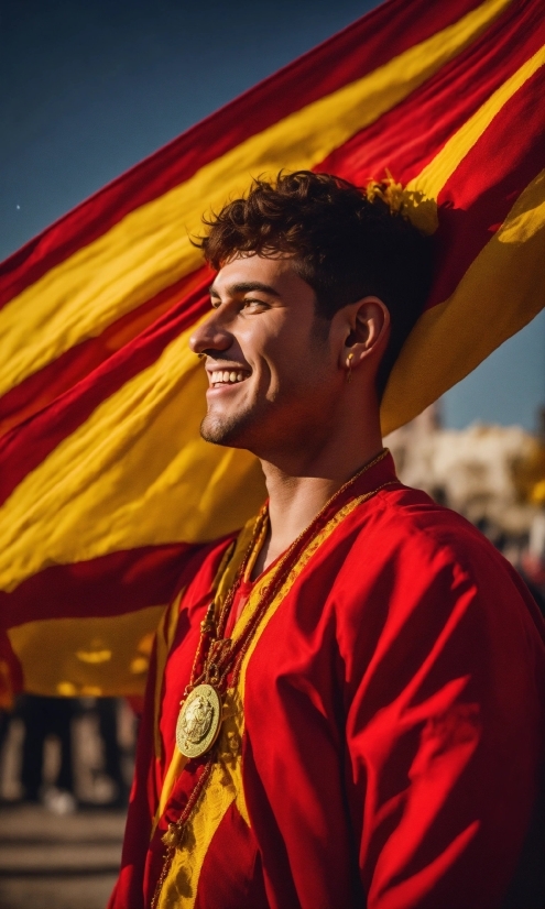 Smile, Hairstyle, Facial Expression, Temple, Happy, Gesture