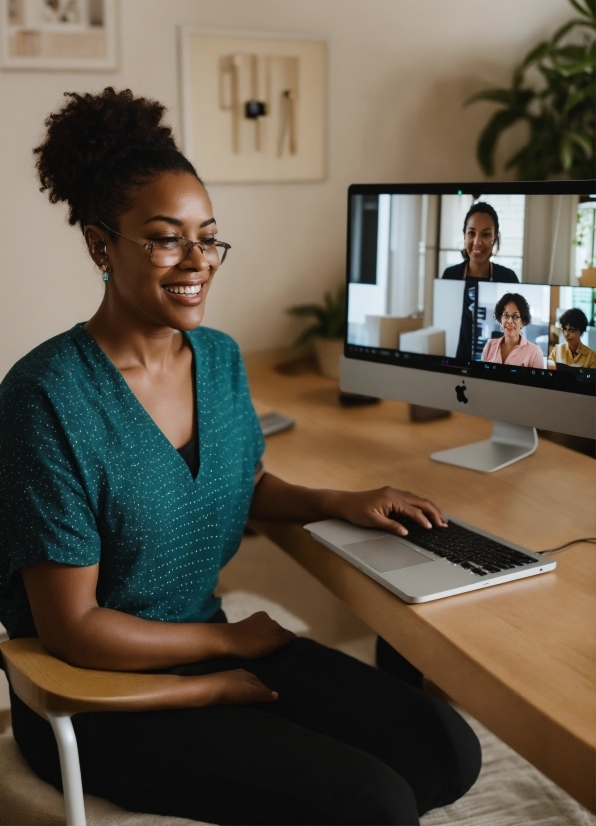 Computer, Smile, Personal Computer, Output Device, Computer Keyboard, Table