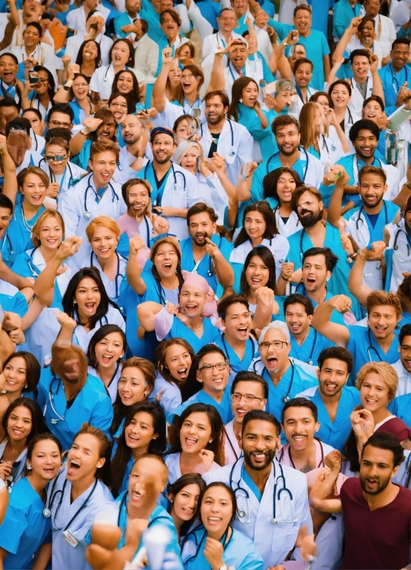 Smile, Shirt, Facial Expression, Gesture, Crowd, Social Group