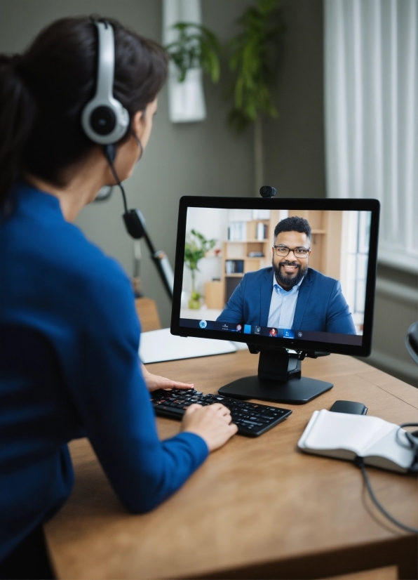 Microphone, Computer, Table, Peripheral, Hearing, Computer Monitor