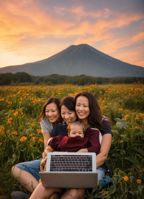 Smile, Sky, Plant, Cloud, Flower, People In Nature